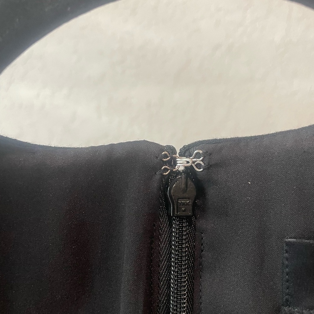 Banana Republic Black Fitted Dress With Back Opening - Picture 4 of 5
